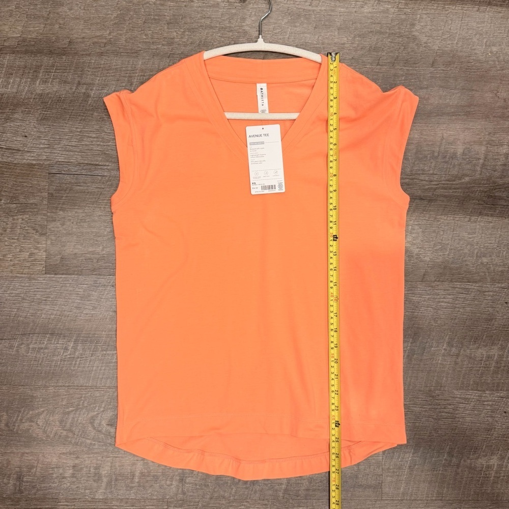 New Athleta Avenue Athleasure Tee XS Coral Walking Running Gorpcore Sporty - Picture 5 of 7